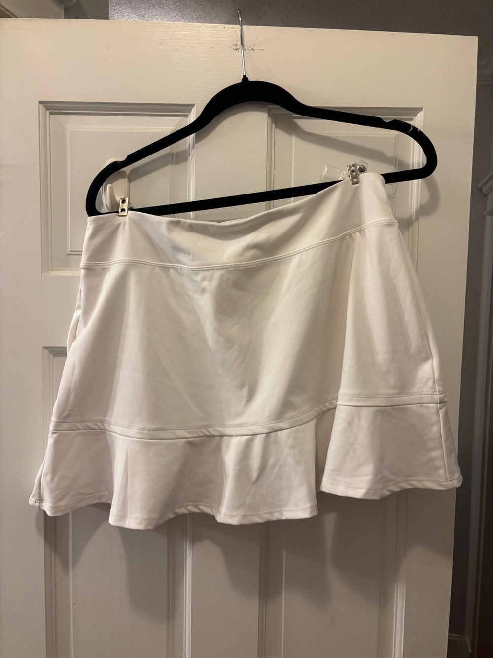 Tommy Bahama White Golf Skort with Smooth Waistband